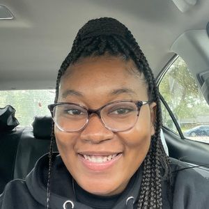 Meet your Posher, Briana